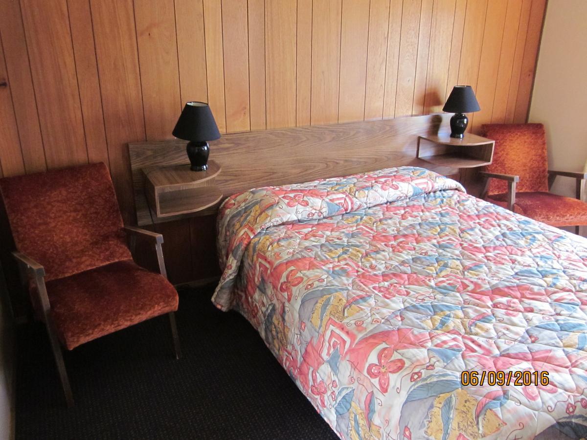 Valleyview Motel Williams Lake Exterior photo