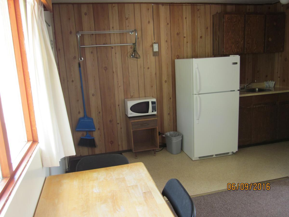 Valleyview Motel Williams Lake Exterior photo